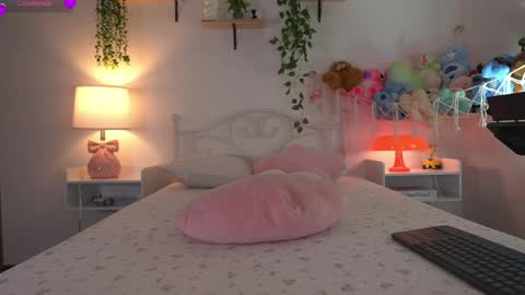 Snapshot of violeth___ chatting on 21, 4, 2026 violeth___ online show from 21, 4, 2026