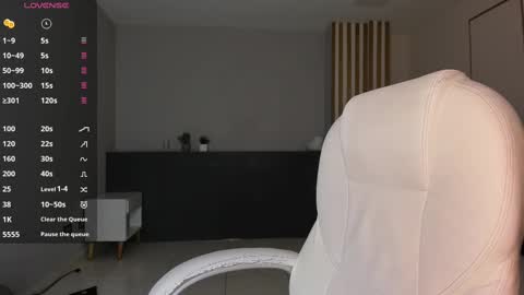 Violeth Hill online show from 6, 3, 2025