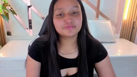 Snapshot of violeth_tp chatting on 23, 4, 2026 violeth_tp online show from 23, 4, 2026