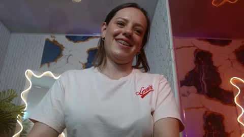 Snapshot of violethh_tay chatting on 26, 2, 2026 violethh_tay online show from 26, 2, 2026