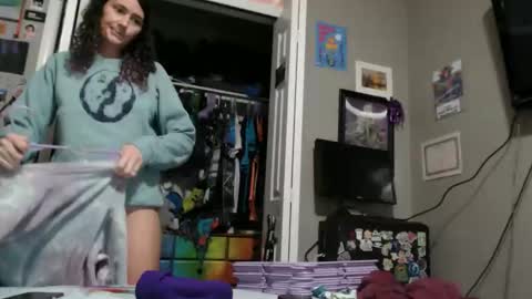 Snapshot of violethooper chatting on 6, 4, 2026 Violet Hooper online show from 6, 4, 2026