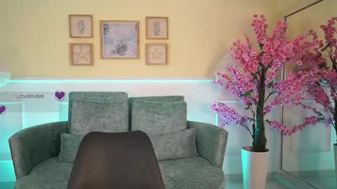 Snapshot of violetjonesx chatting on 4, 6, 2026 violetjonesx online show from 4, 6, 2026
