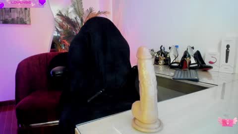 violetparkker online show from 27, 1, 2025