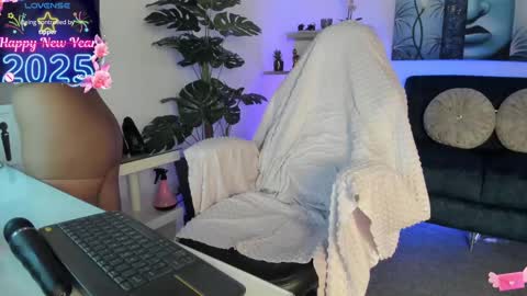 violetparkker online show from 3, 3, 2025