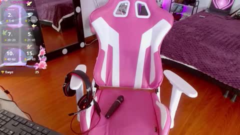   online show from 19, 9, 2025