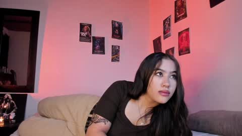 Snapshot of violetsalvatore chatting on 17, 12, 2024 Violet salvatore online show from 17, 12, 2024