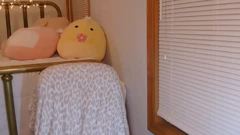 Snapshot of violetskyesx chatting on 12, 2, 2026 Violet Skye online show from 12, 2, 2026