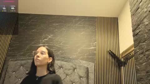 Snapshot of violett__golden chatting on 11, 9, 2025 ViolettGolden online show from 11, 9, 2025