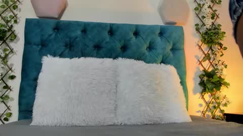 violett  rousee online show from 26, 10, 2025