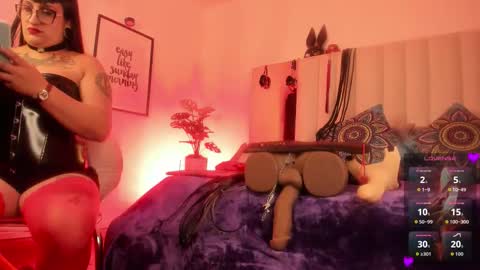 Violett  online show from 31, 10, 2025