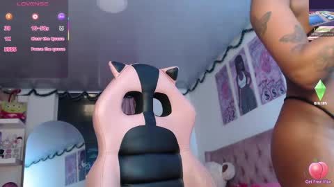 Snapshot of violett_brown9 chatting on 14, 4, 2026 violett_brown9 online show from 14, 4, 2026