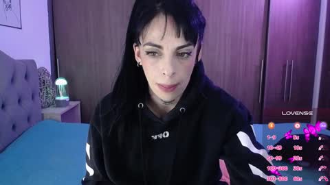 violett  Independent model online show from 11, 2, 2026