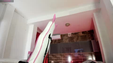 Snapshot of violett_lara chatting on 30, 4, 2026 violett online show from 30, 4, 2026