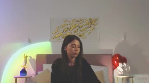 Snapshot of violetta_finch chatting on 21, 3, 2026 violetta_finch online show from 21, 3, 2026
