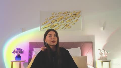Snapshot of violetta_finch chatting on 4, 4, 2026 violetta_finch online show from 4, 4, 2026