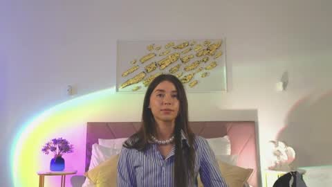 Snapshot of violetta_finch chatting on 5, 4, 2026 violetta_finch online show from 5, 4, 2026