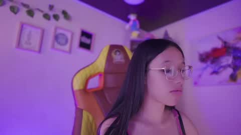 Snapshot of violetta_jonss chatting on 19, 5, 2026 violett online show from 19, 5, 2026