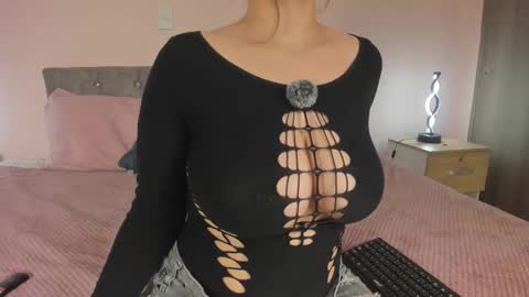 Snapshot of violetta_swift_ chatting on 28, 11, 2025 violetta independent model online show from 28, 11, 2025