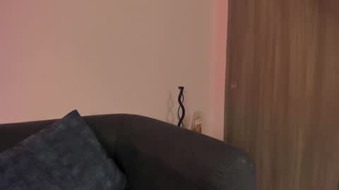 violetta independent model online show from 3, 2, 2026