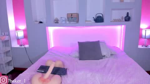 ViolettaBaker online show from 30, 1, 2025