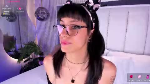 Snapshot of violettacolinss chatting on 27, 6, 2026 violettacolinss online show from 27, 6, 2026