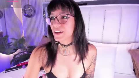 Snapshot of violettacolinss chatting on 8, 7, 2026 violettacolinss online show from 8, 7, 2026