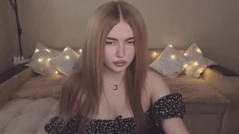 ViolettaOtis online show from 8, 11, 2025