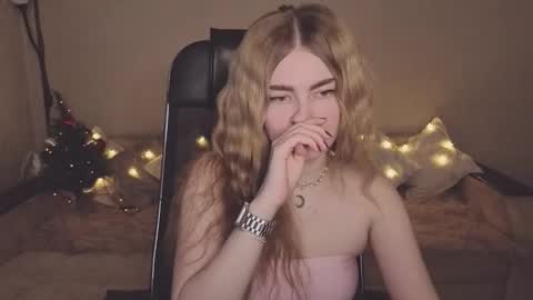 ViolettaOtis online show from 19, 12, 2025