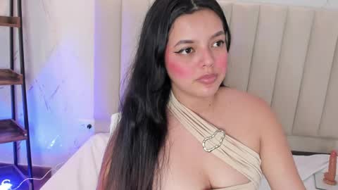 Snapshot of violettarousee chatting on 27, 5, 2026 violettarousee online show from 27, 5, 2026