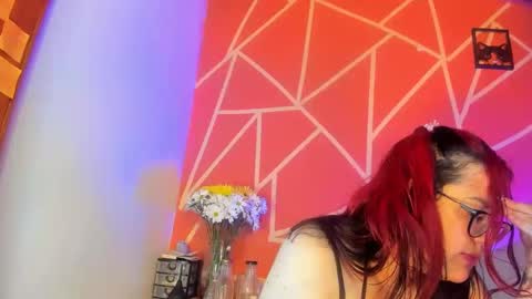 Snapshot of violettasexycam chatting on 24, 2, 2025 violetafetish online show from 24, 2, 2025