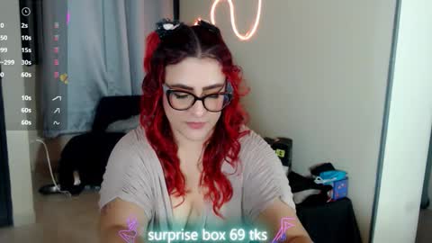 Snapshot of violettelynn_ chatting on 3, 3, 2026 Violetta Morningstar online show from 3, 3, 2026