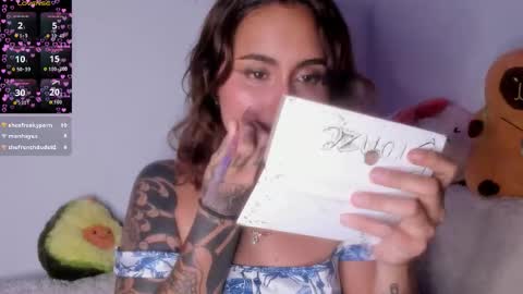 Snapshot of violetteramirez01 chatting on 8, 10, 2025 Violette  online show from 8, 10, 2025