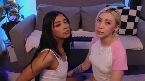 Snapshot of violettgrey_ chatting on 17, 1, 2026 Violet online show from 17, 1, 2026