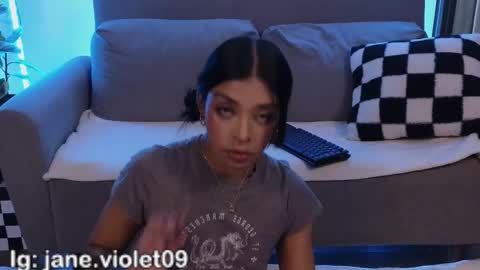 Snapshot of violettgrey_ chatting on 12, 2, 2026 Violet online show from 12, 2, 2026