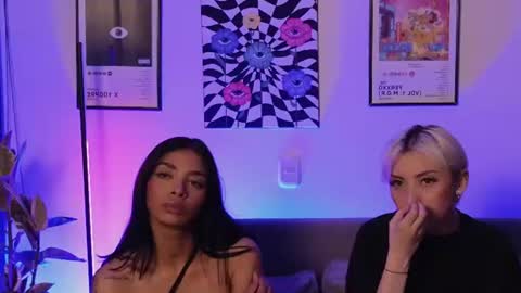 Snapshot of violettgrey_ chatting on 2, 7, 2026 Violet online show from 2, 7, 2026