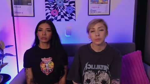 Snapshot of violettgrey_ chatting on 6, 7, 2026 Violet online show from 6, 7, 2026