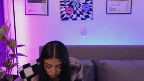 Snapshot of violettgrey_ chatting on 8, 7, 2026 Violet online show from 8, 7, 2026