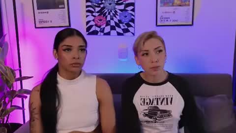 Snapshot of violettgrey_ chatting on 14, 7, 2026 Violet online show from 14, 7, 2026