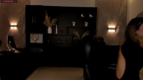 Violett  online show from 29, 3, 2026