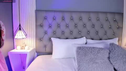 Snapshot of violettharous chatting on 21, 2, 2026 VioletthaRous online show from 21, 2, 2026