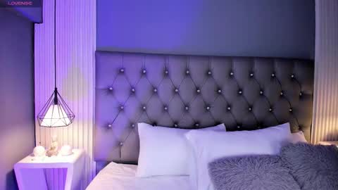 Snapshot of violettharous chatting on 12, 3, 2026 VioletthaRous online show from 12, 3, 2026