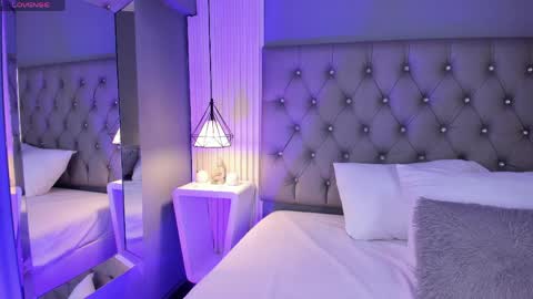 Snapshot of violettharous chatting on 2, 4, 2026 VioletthaRous online show from 2, 4, 2026