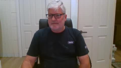 Snapshot of viper654321 chatting on 15, 4, 2026 viper654321 online show from 15, 4, 2026