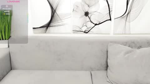 Snapshot of vita_flowen chatting on 28, 11, 2025 Vita online show from 28, 11, 2025