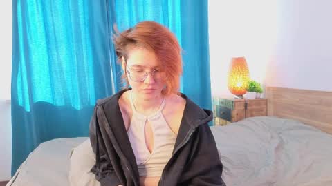 Snapshot of vitacianflone chatting on 8, 4, 2026 Lisa online show from 8, 4, 2026