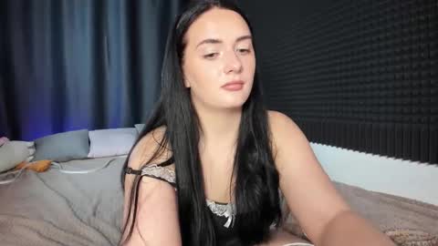Snapshot of vitajoy_ chatting on 13, 10, 2025 Vita online show from 13, 10, 2025
