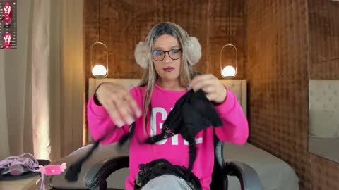 VittaaaPlease help me with your thumbs up its important  online show from 15, 1, 2025