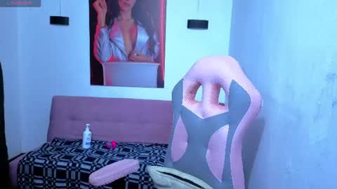 Snapshot of vittoria_lombardi07 chatting on 21, 7, 2026 VITTORIA online show from 21, 7, 2026