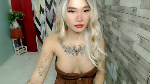 Snapshot of vivamaxgirls chatting on 23, 12, 2024 kim online show from 23, 12, 2024