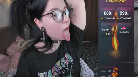 Vivi   online show from 13, 2, 2025